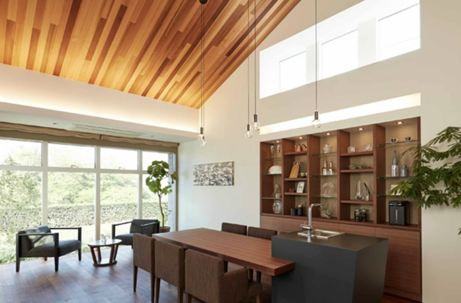 エアコン要らずで叶える勾配天井のダイニング