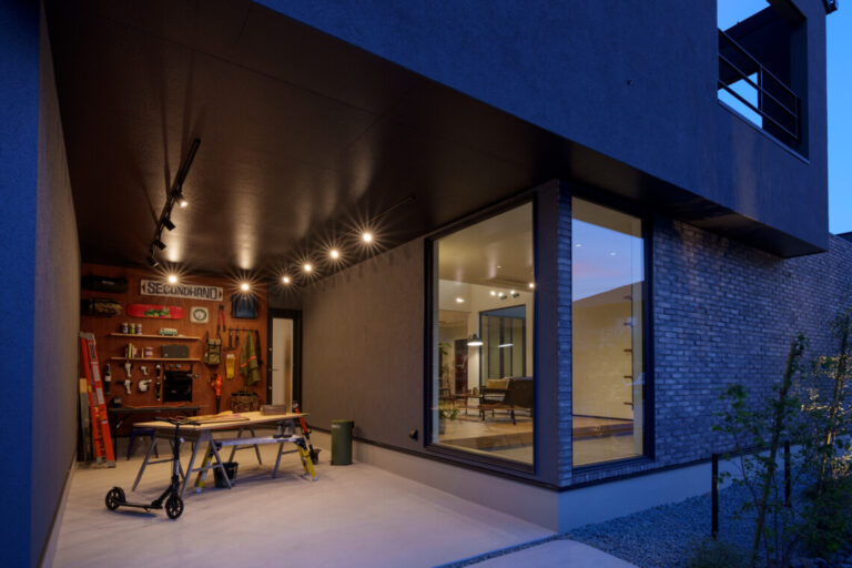 遊び心あふれる、家族と育つ家