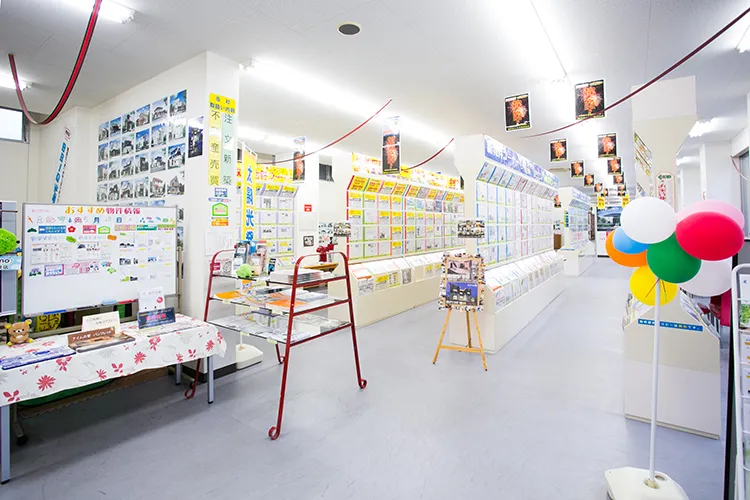 谷山店外観・内観